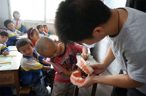 http://www.gmc.edu.cn/_mediafile/gmc/2014/09/28/2xwsnfqu6e.jpg